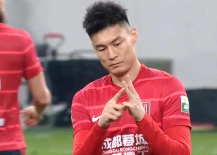 kaiyun.com-媒体人：在李扬未能加盟后，上海海港将目标锁定韩鹏飞