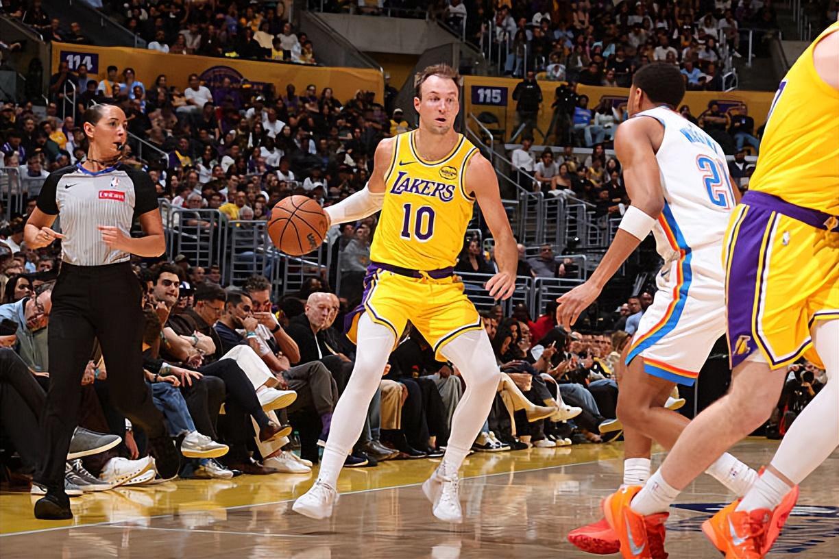 开云体育-尽力了！湖人后场新援被迫从强力投手转型成为了后场核心？