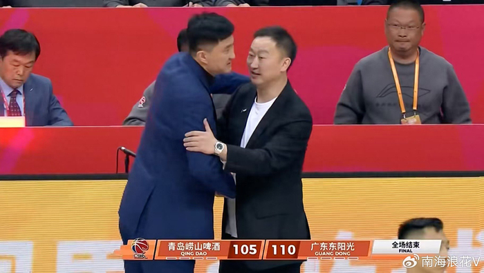 kaiyun.com-逆转青岛！仅打两分钟得到媒体和球迷怒赞：最后时刻盖帽和篮板立功了|广东队|黄明依|杜锋|青岛队|青岛市_新浪新闻